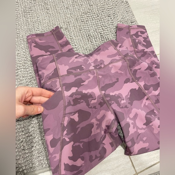 Lululemon Time To Sweat Crop 23"
Incognito Camo Pink Taupe Multi size 6 pockets - Picture 7 of 7